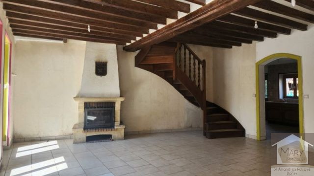 Réf 2675 SAINT AMAND EN PUISAYE