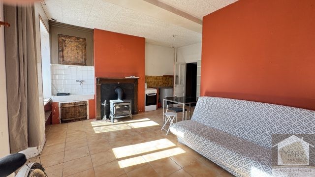 Réf 2341 ST AMAND EN PUISAYE