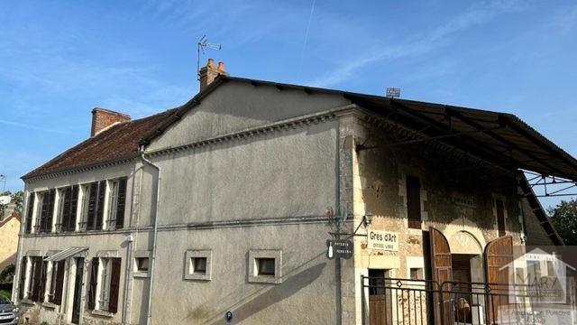 Réf 2350 SAINT AMAND EN PUISAYE Réf 2350 SAINT AMAND EN PUISAYE