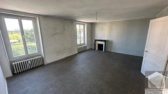 Réf 2354 SAINT AMAND EN PUISAYE