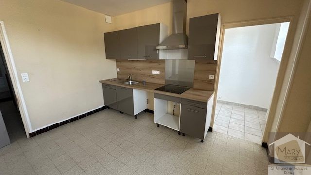 Réf 2354 SAINT AMAND EN PUISAYE