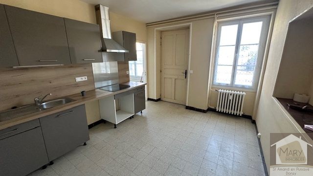 Réf 2354 SAINT AMAND EN PUISAYE