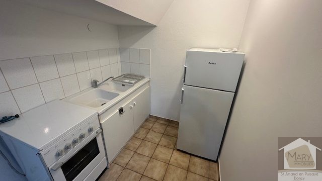 Réf 2357 SAINT AMAND EN PUISAYE