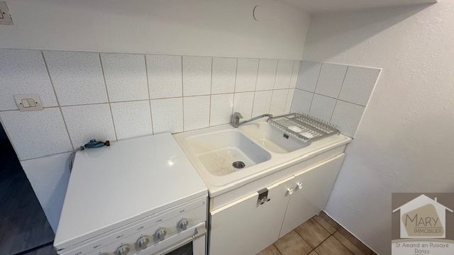 Réf 2357 SAINT AMAND EN PUISAYE