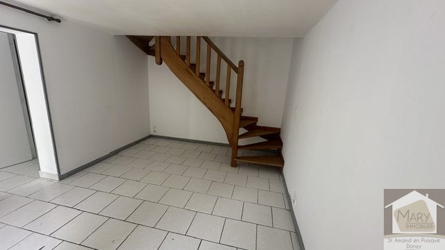 Réf 2362  SAINT AMAND EN PUISAYE