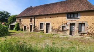 Réf 2674 SAINT AMAND EN PUISAYE