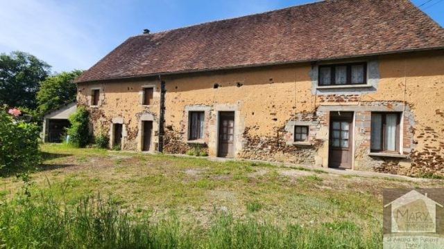 Réf 2674 SAINT AMAND EN PUISAYE