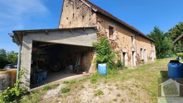Réf 2674 SAINT AMAND EN PUISAYE