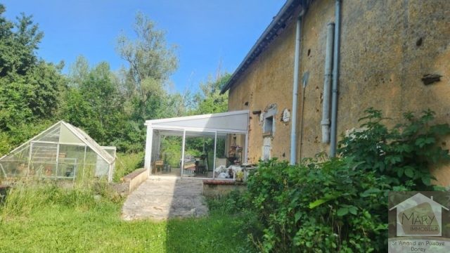 Réf 2674 SAINT AMAND EN PUISAYE