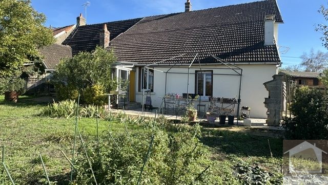 Réf 2365  Secteur Saint Amand en Puisaye