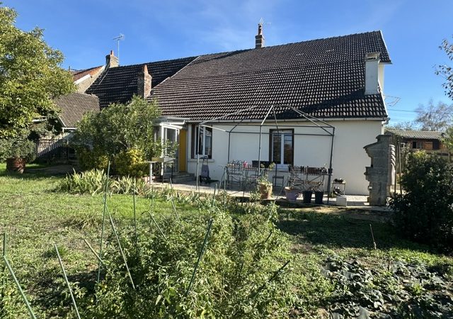 Réf 2365  Secteur Saint Amand en Puisaye